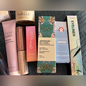 Designer lot with brushes, all nwt and in packing, concealer, highlighter. Lip